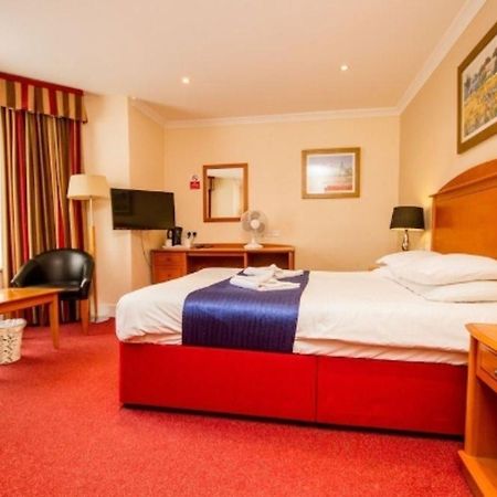 Chesters Hotel & Restaurant Salford  Dış mekan fotoğraf
